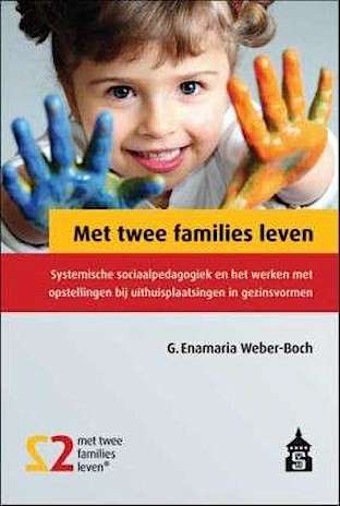 Afbeelding van het boek Met twee families leven door G. Enamaria Weber-Boch