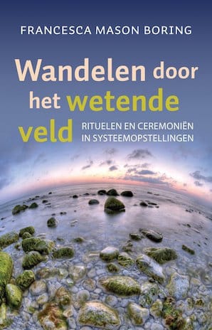 Wandelen door het wetende veld Afbeelding van het boek Wandelen door het wetende veld